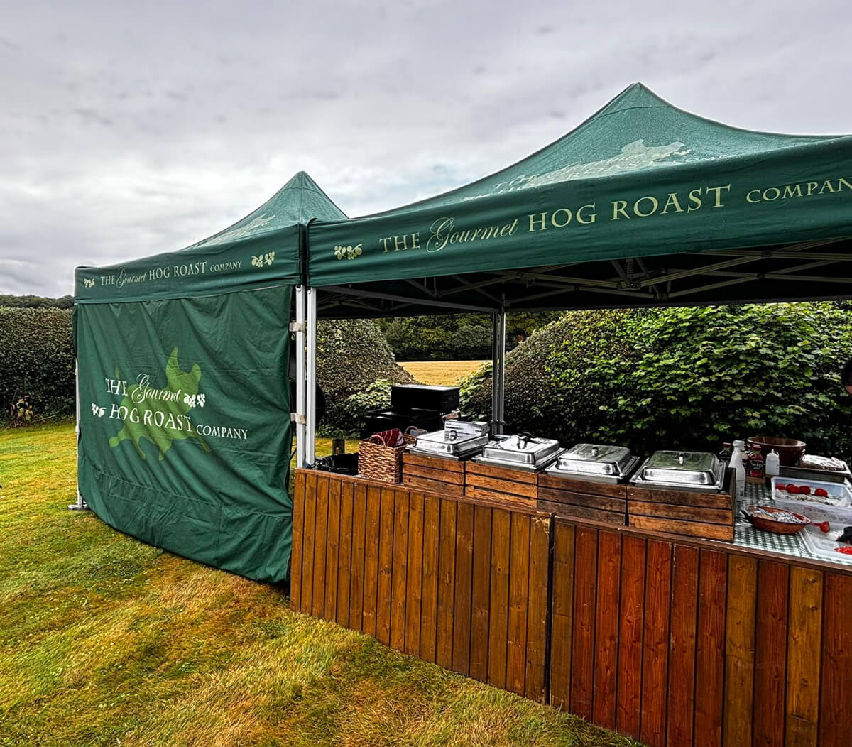 LE1 hog roast company 